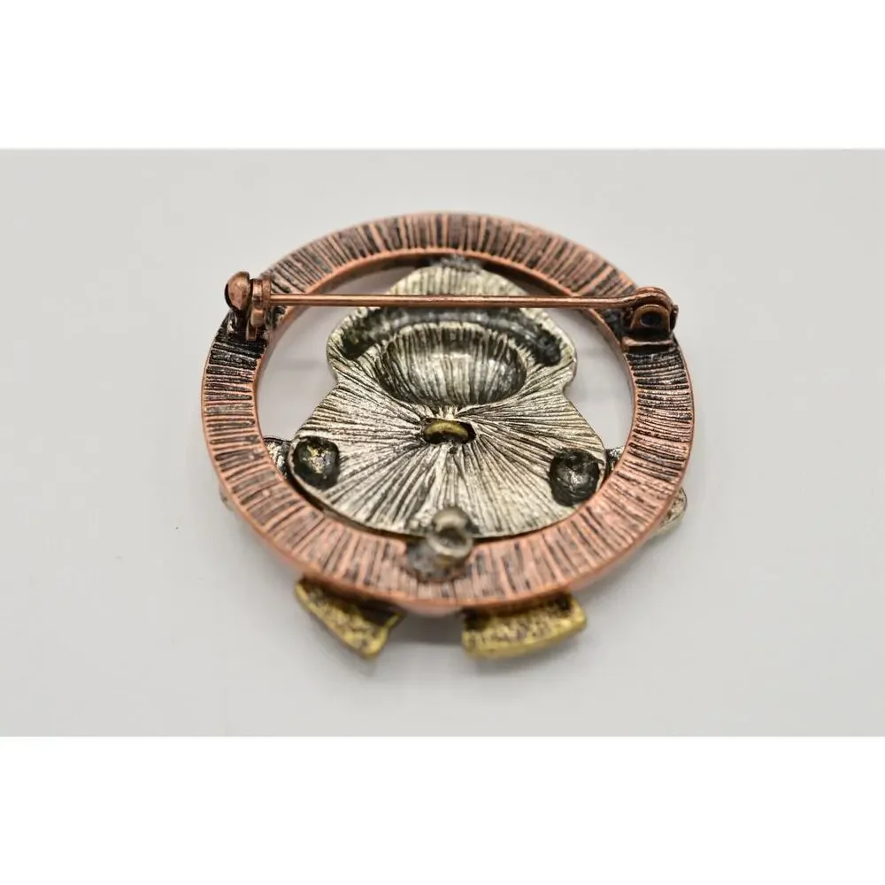 Unbranded stunning brooch